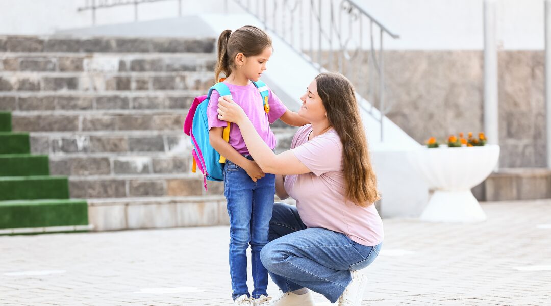 Starke Nerven beim Kindergartenabschied und Schulwechsel: Tipps für Eltern in neuen Lebensphasen
